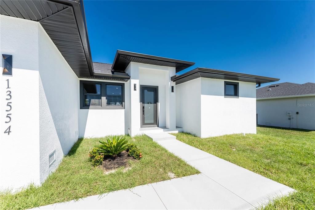 For Sale: $349,999 (3 beds, 2 baths, 1950 Square Feet)