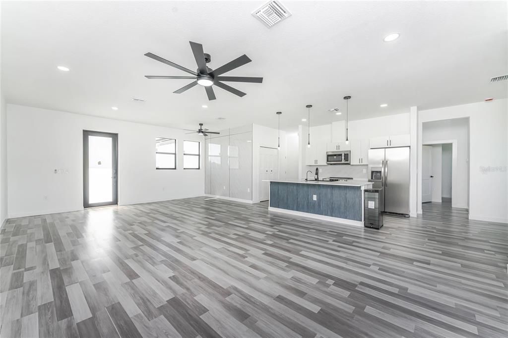 For Sale: $349,999 (3 beds, 2 baths, 1950 Square Feet)