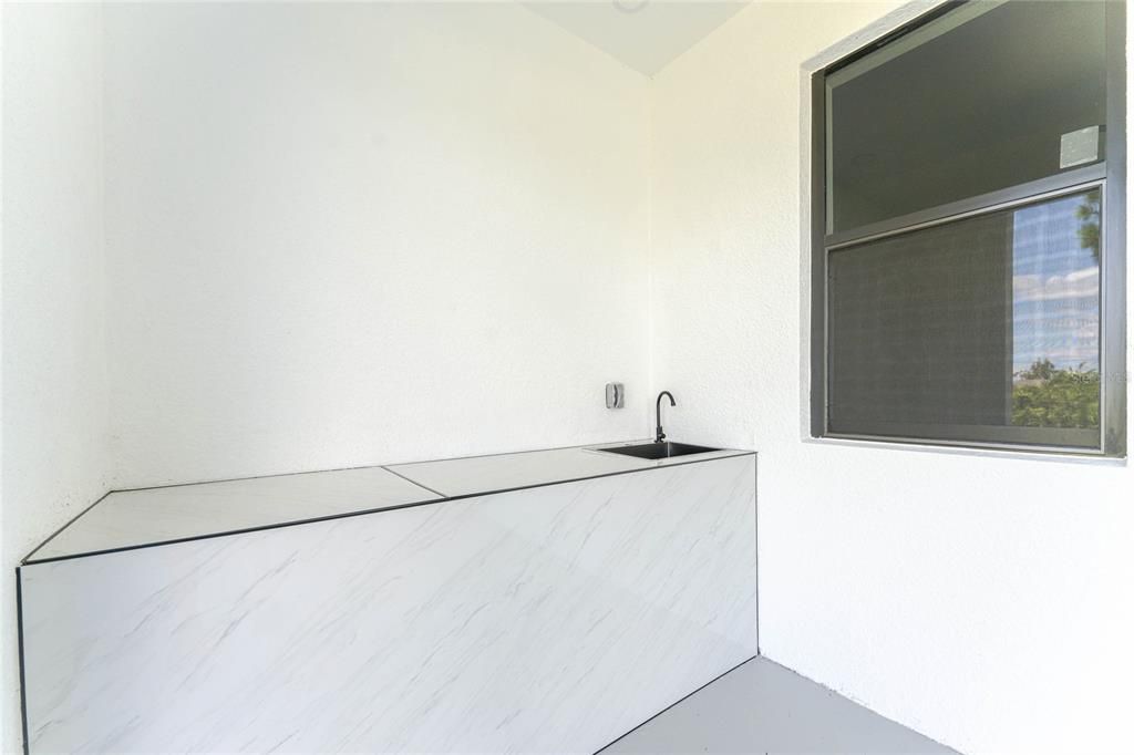 For Sale: $349,999 (3 beds, 2 baths, 1950 Square Feet)