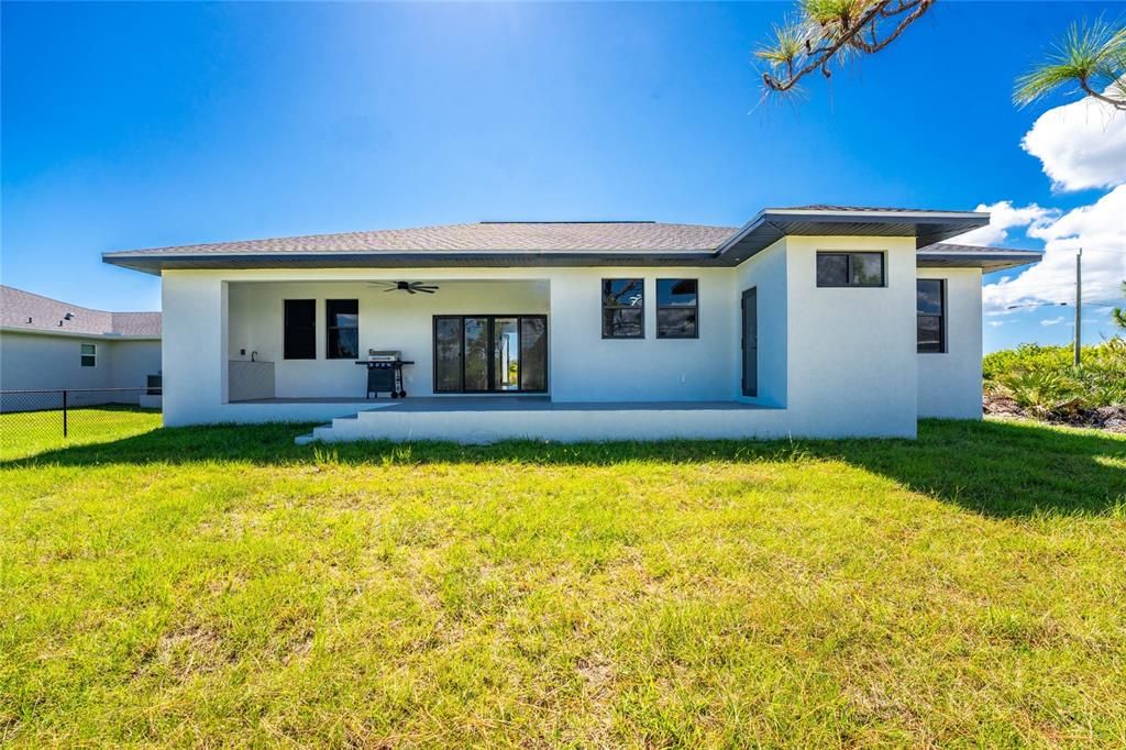 For Sale: $349,999 (3 beds, 2 baths, 1950 Square Feet)