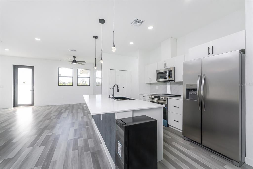 For Sale: $349,999 (3 beds, 2 baths, 1950 Square Feet)