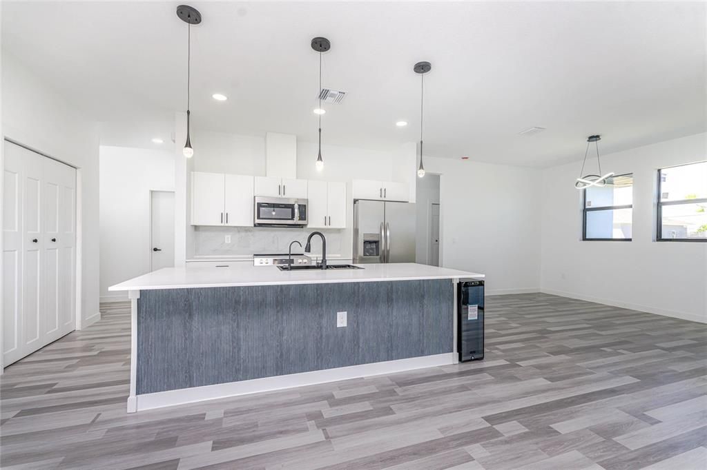 For Sale: $349,999 (3 beds, 2 baths, 1950 Square Feet)