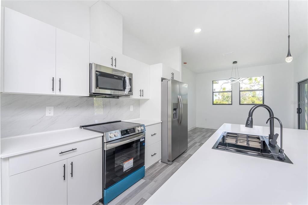 For Sale: $349,999 (3 beds, 2 baths, 1950 Square Feet)