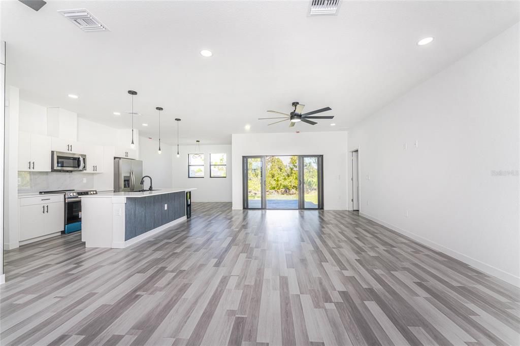 For Sale: $349,999 (3 beds, 2 baths, 1950 Square Feet)