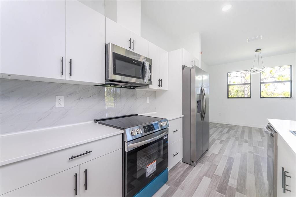 For Sale: $349,999 (3 beds, 2 baths, 1950 Square Feet)