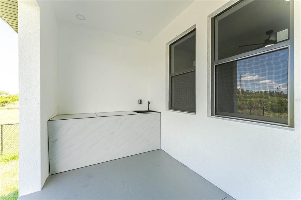 For Sale: $349,999 (3 beds, 2 baths, 1950 Square Feet)