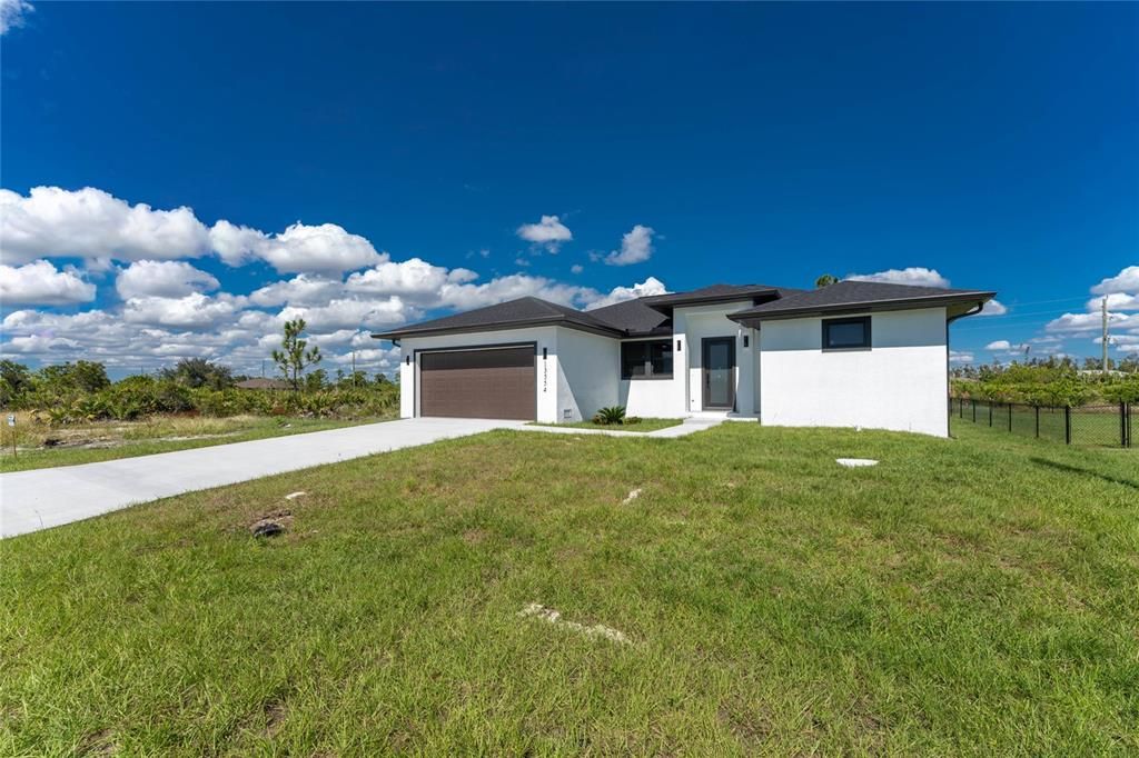 For Sale: $349,999 (3 beds, 2 baths, 1950 Square Feet)