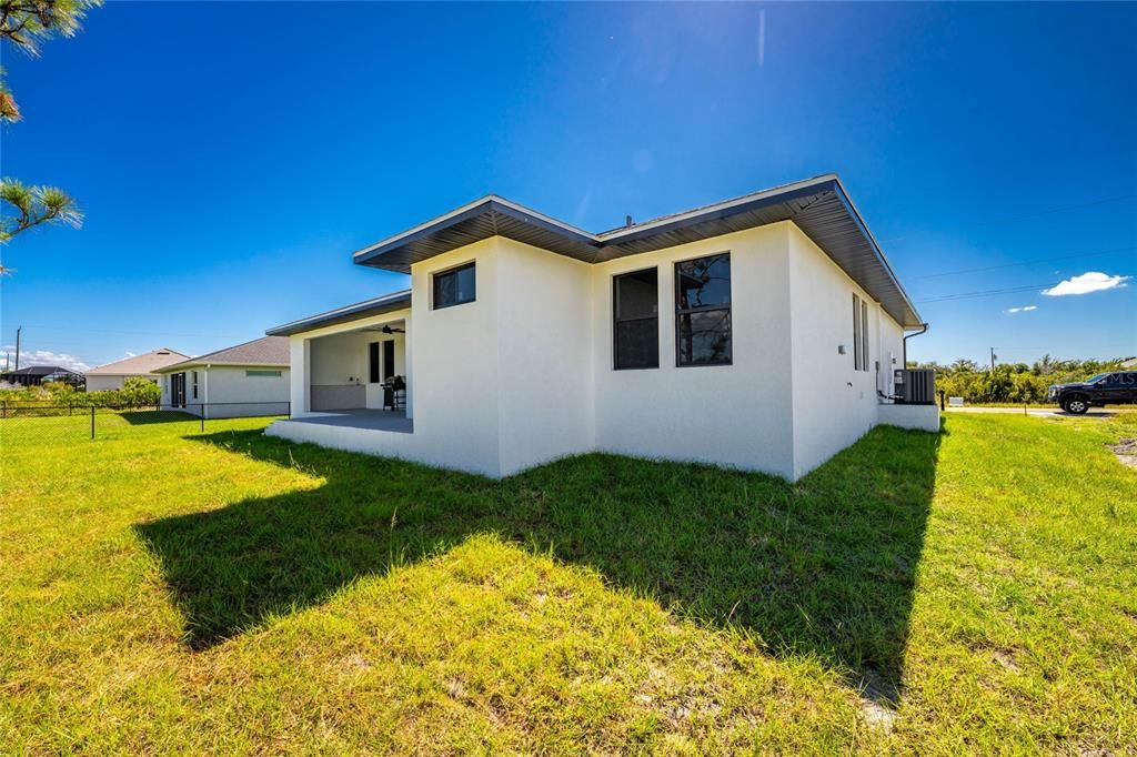 For Sale: $349,999 (3 beds, 2 baths, 1950 Square Feet)