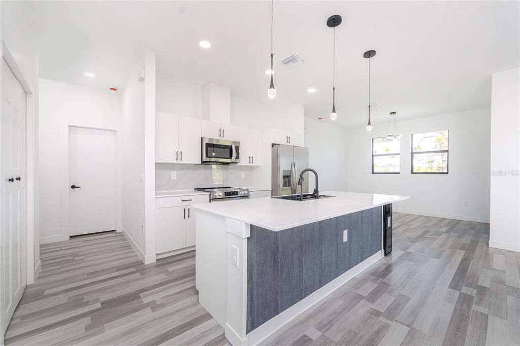 For Sale: $349,999 (3 beds, 2 baths, 1950 Square Feet)