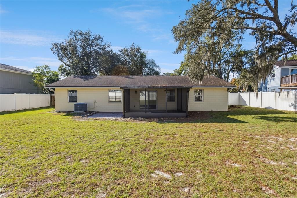 For Sale: $360,000 (4 beds, 2 baths, 1539 Square Feet)