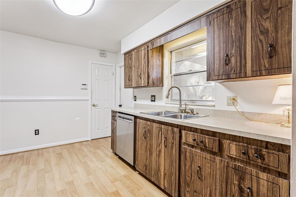 For Sale: $360,000 (4 beds, 2 baths, 1539 Square Feet)