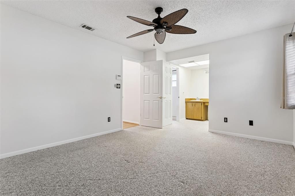 For Sale: $360,000 (4 beds, 2 baths, 1539 Square Feet)