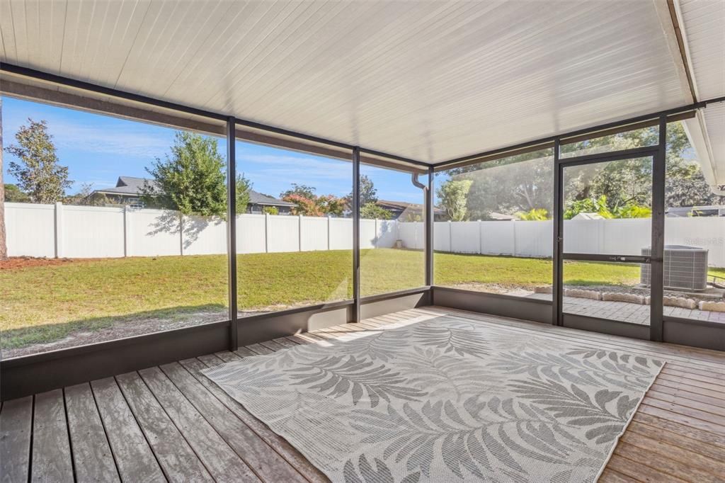 For Sale: $360,000 (4 beds, 2 baths, 1539 Square Feet)