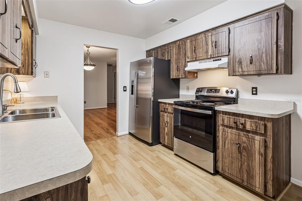 For Sale: $360,000 (4 beds, 2 baths, 1539 Square Feet)