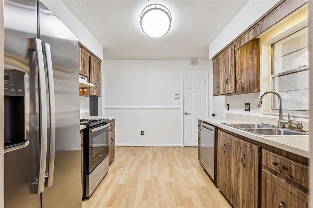 For Sale: $360,000 (4 beds, 2 baths, 1539 Square Feet)