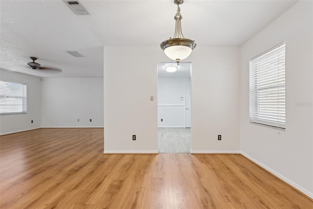 For Sale: $360,000 (4 beds, 2 baths, 1539 Square Feet)