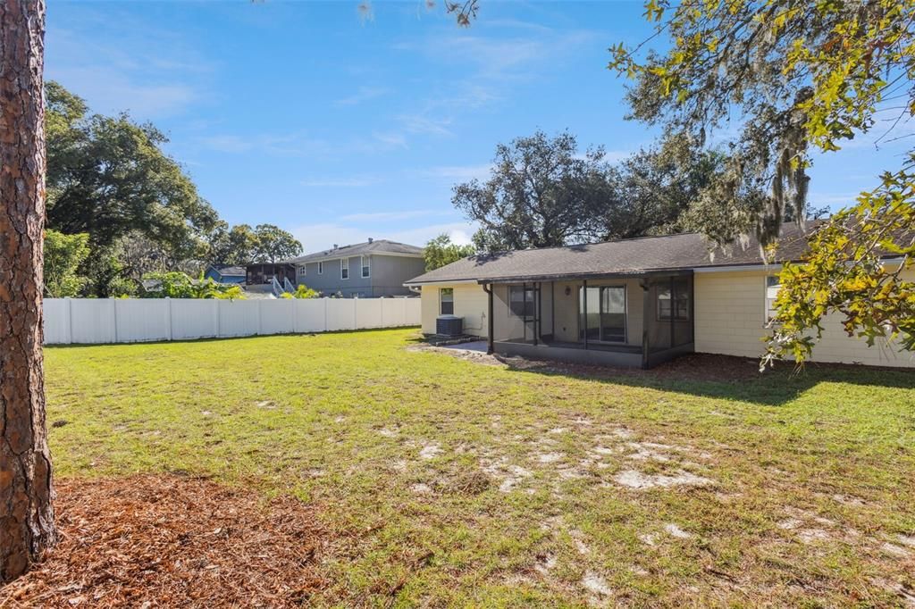 For Sale: $360,000 (4 beds, 2 baths, 1539 Square Feet)