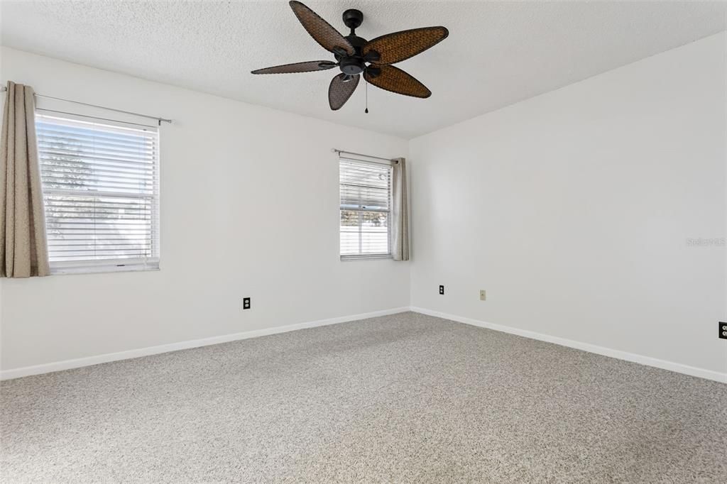 For Sale: $360,000 (4 beds, 2 baths, 1539 Square Feet)