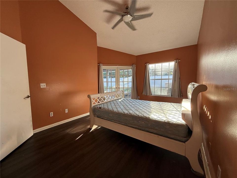 For Sale: $264,900 (4 beds, 2 baths, 1464 Square Feet)