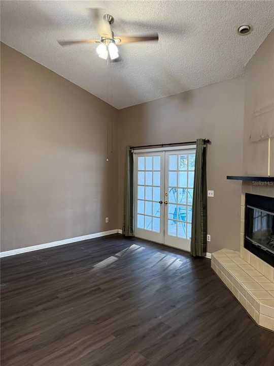 For Sale: $264,900 (4 beds, 2 baths, 1464 Square Feet)