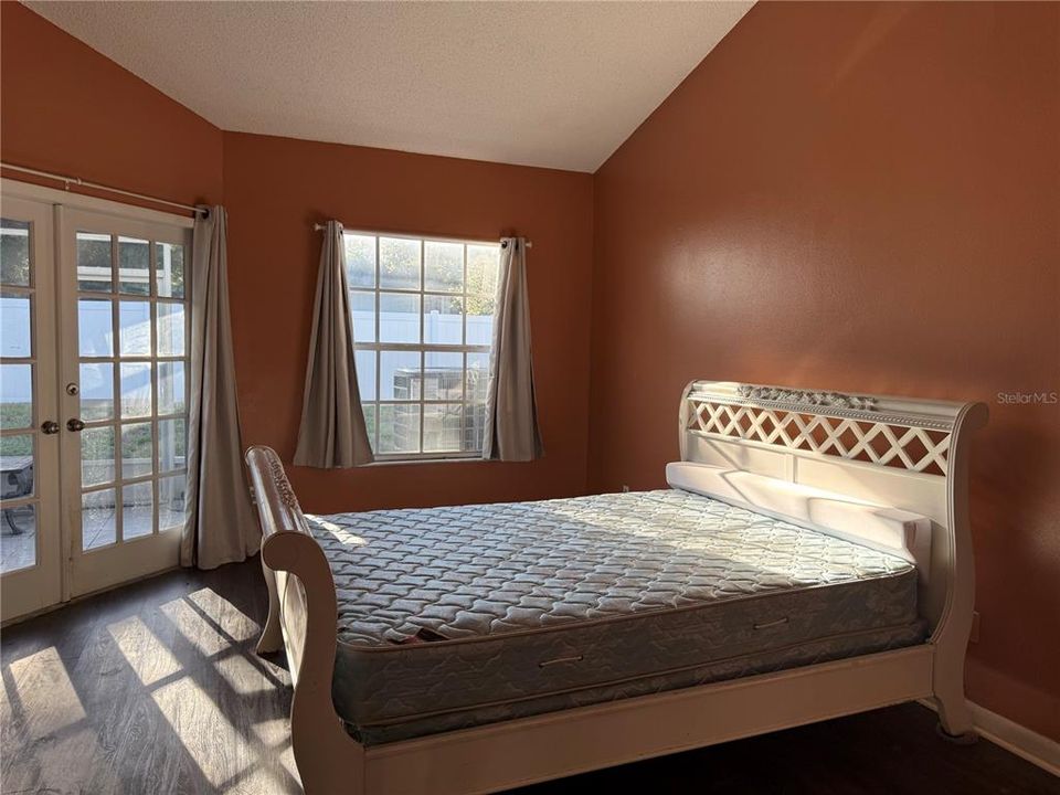 For Sale: $264,900 (4 beds, 2 baths, 1464 Square Feet)