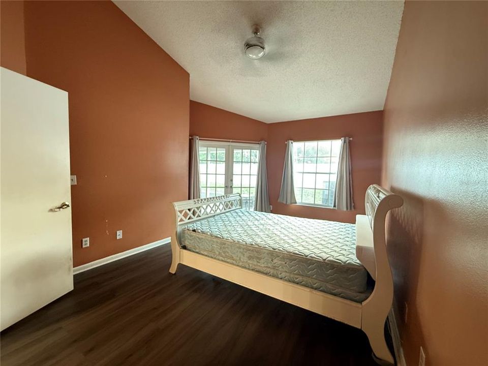 For Sale: $264,900 (4 beds, 2 baths, 1464 Square Feet)