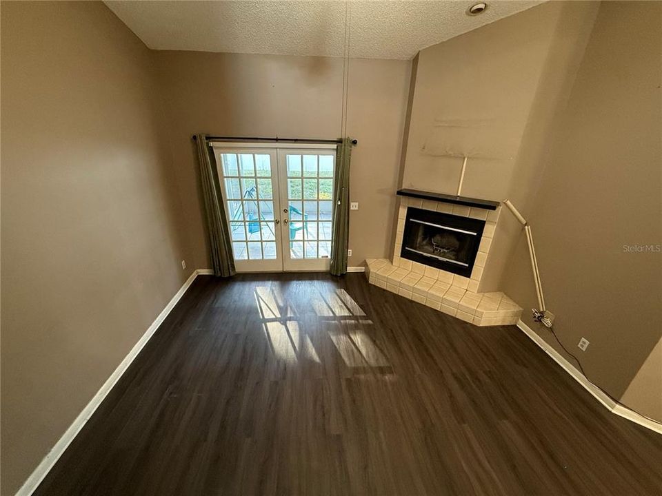 For Sale: $264,900 (4 beds, 2 baths, 1464 Square Feet)