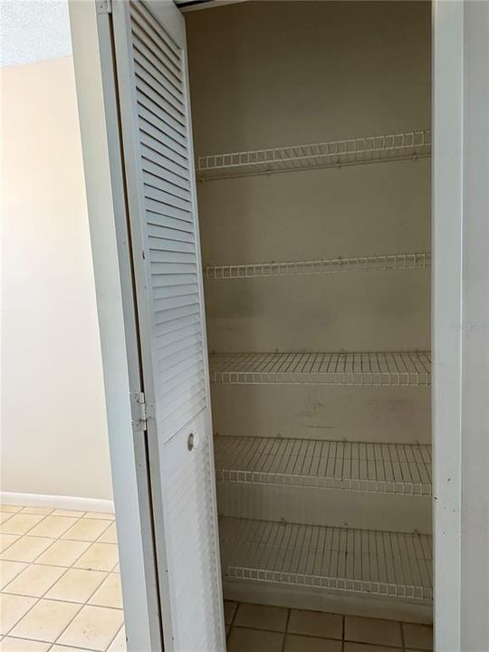 For Sale: $264,900 (4 beds, 2 baths, 1464 Square Feet)