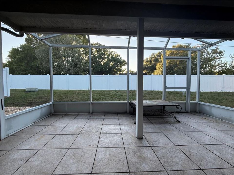 For Sale: $264,900 (4 beds, 2 baths, 1464 Square Feet)