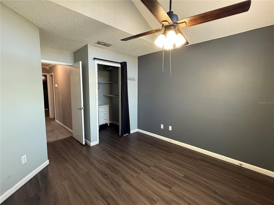 For Sale: $264,900 (4 beds, 2 baths, 1464 Square Feet)