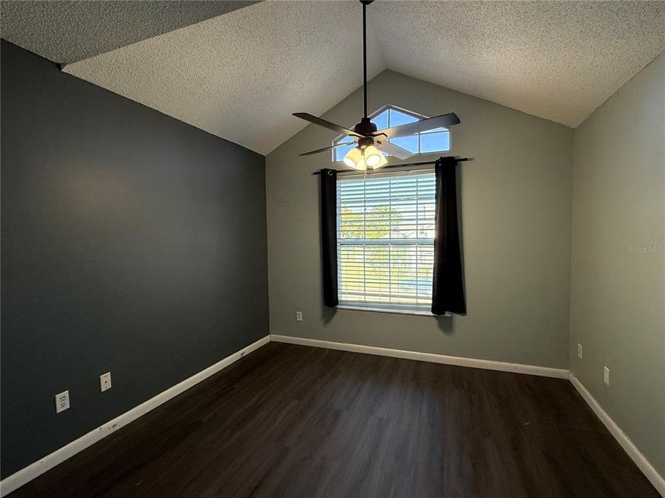 For Sale: $264,900 (4 beds, 2 baths, 1464 Square Feet)