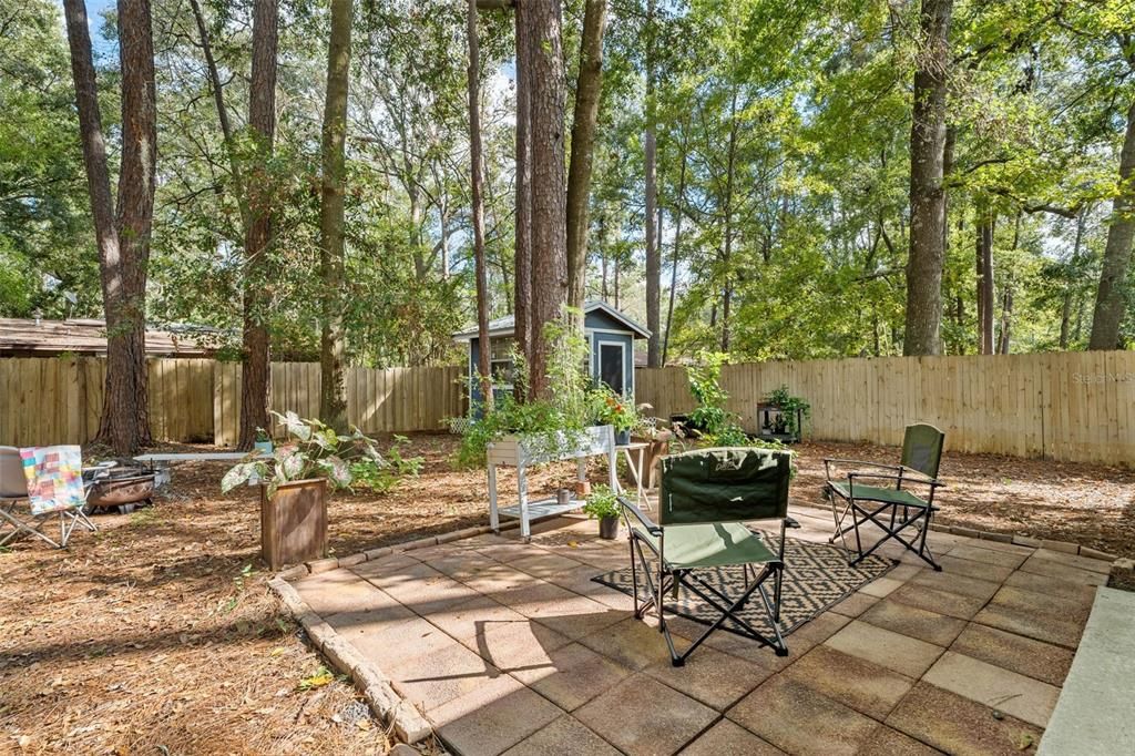 合同活跃: $269,900 (3 贝兹, 2 浴室, 1200 平方英尺)