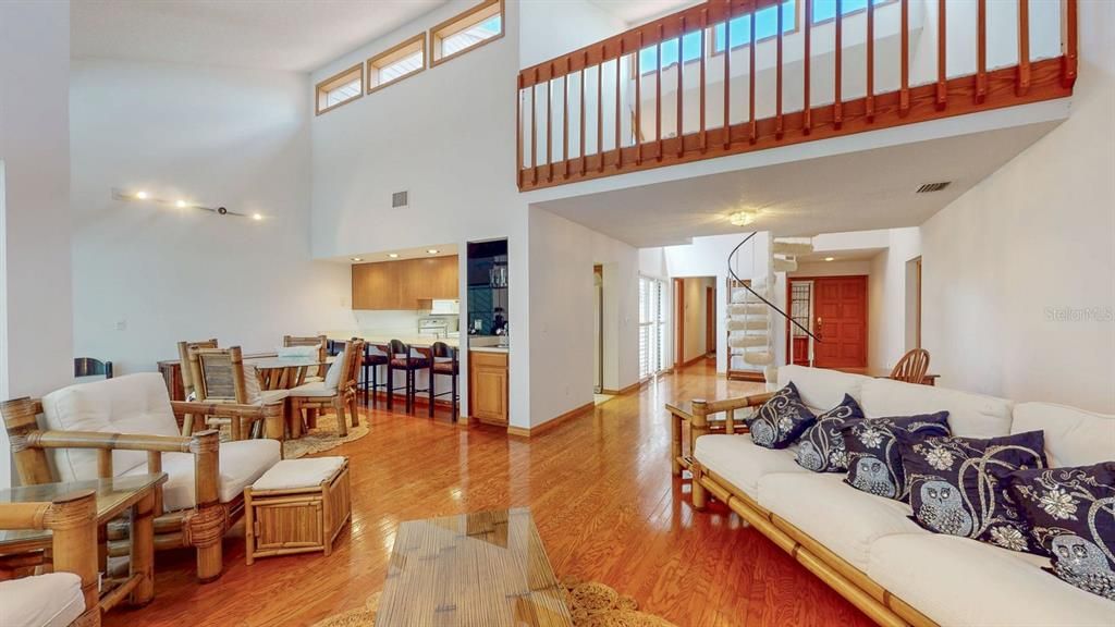 待售: $360,000 (2 贝兹, 2 浴室, 1785 平方英尺)