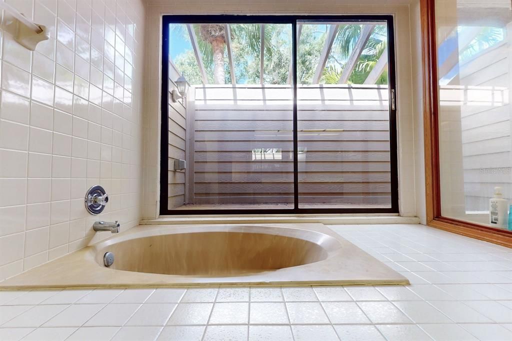 待售: $360,000 (2 贝兹, 2 浴室, 1785 平方英尺)