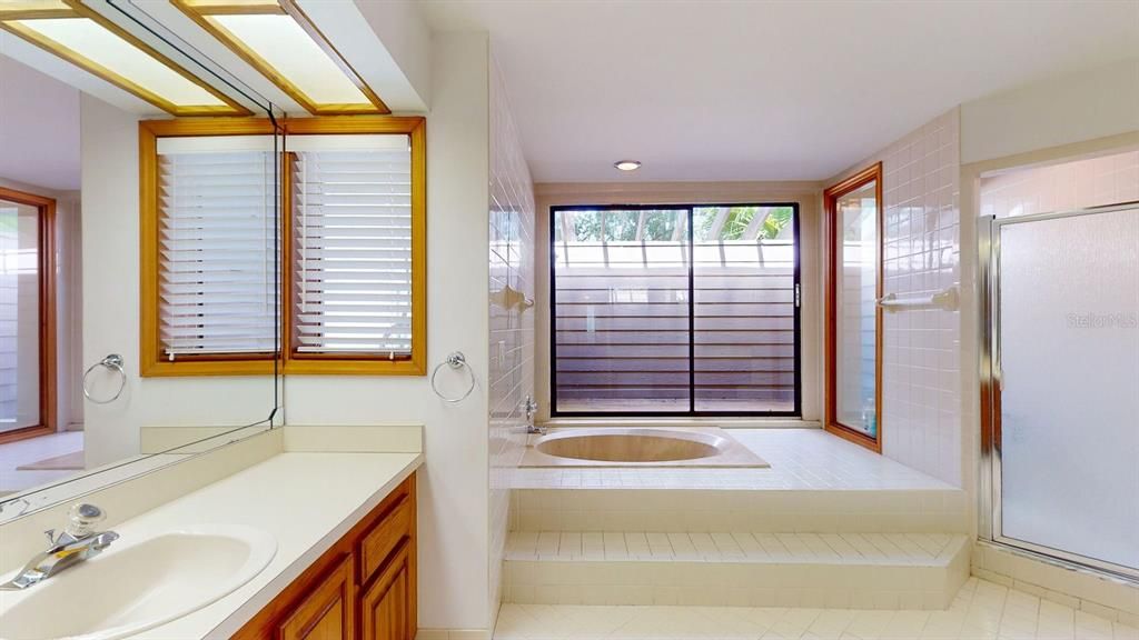 待售: $360,000 (2 贝兹, 2 浴室, 1785 平方英尺)