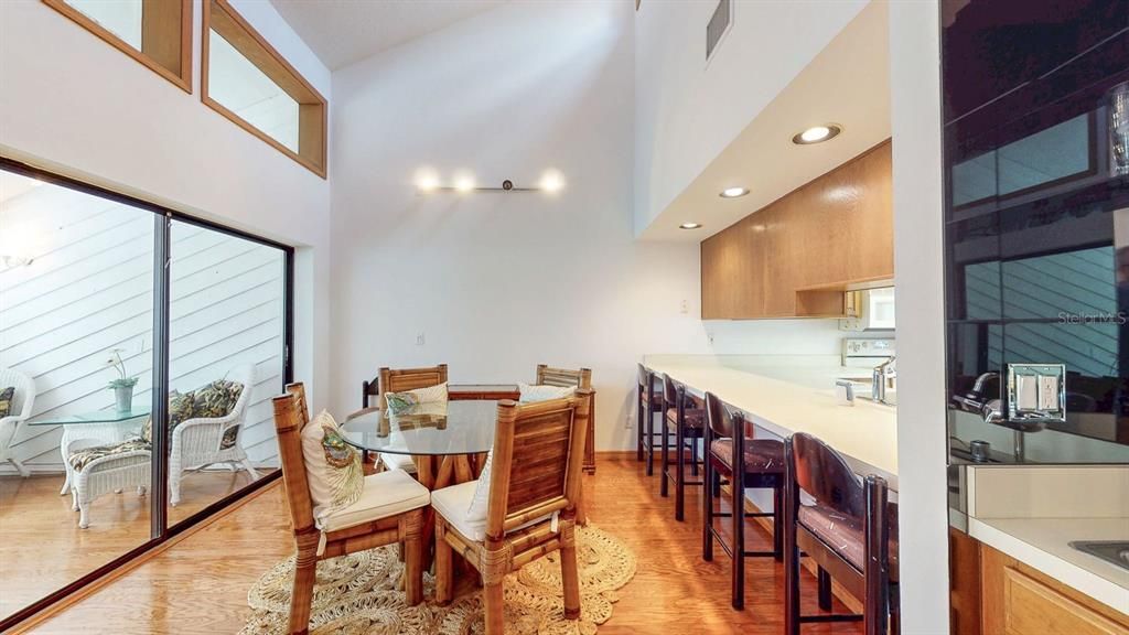 待售: $360,000 (2 贝兹, 2 浴室, 1785 平方英尺)