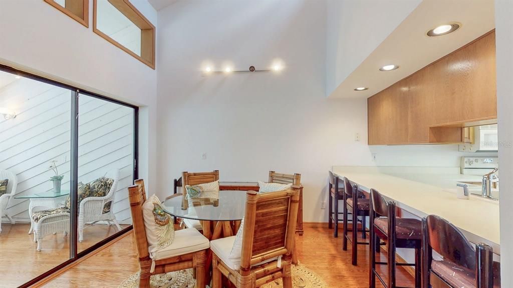 待售: $360,000 (2 贝兹, 2 浴室, 1785 平方英尺)