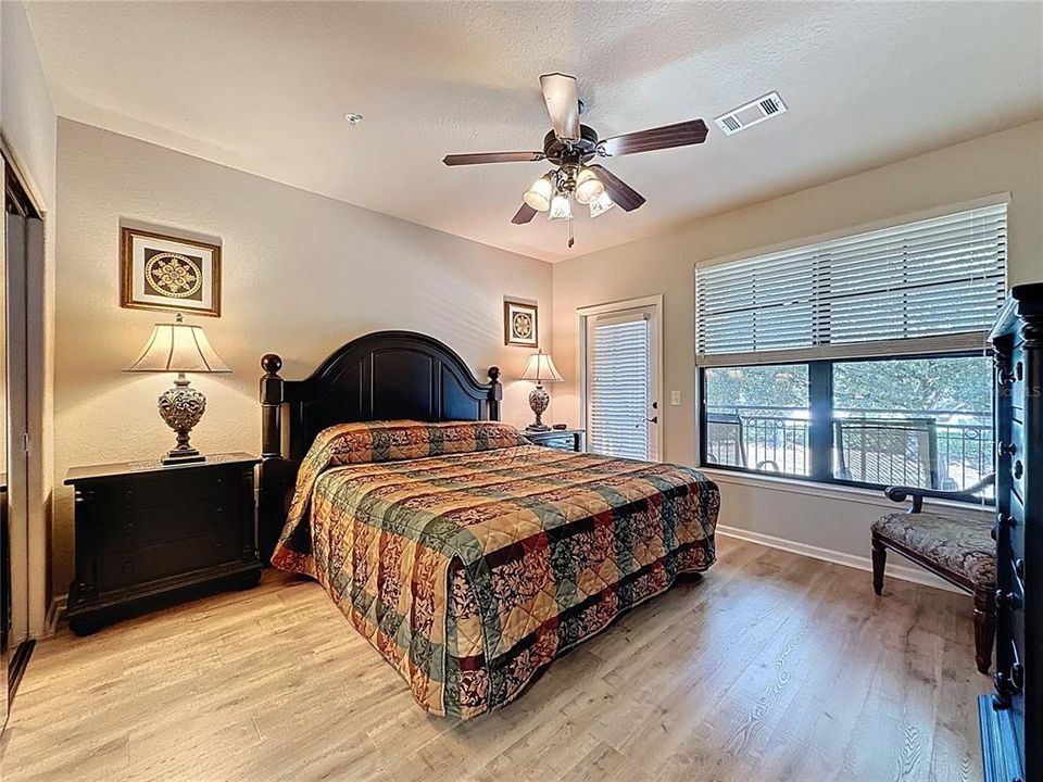 For Sale: $179,000 (3 beds, 3 baths, 1217 Square Feet)