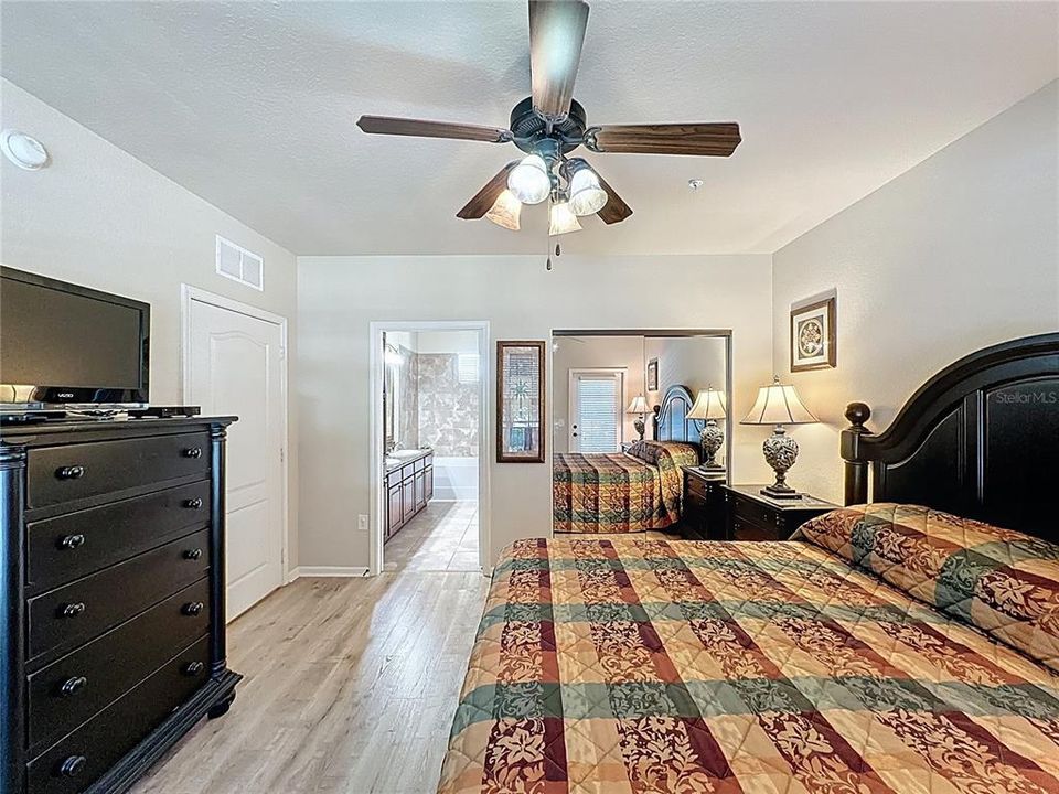 For Sale: $179,000 (3 beds, 3 baths, 1217 Square Feet)