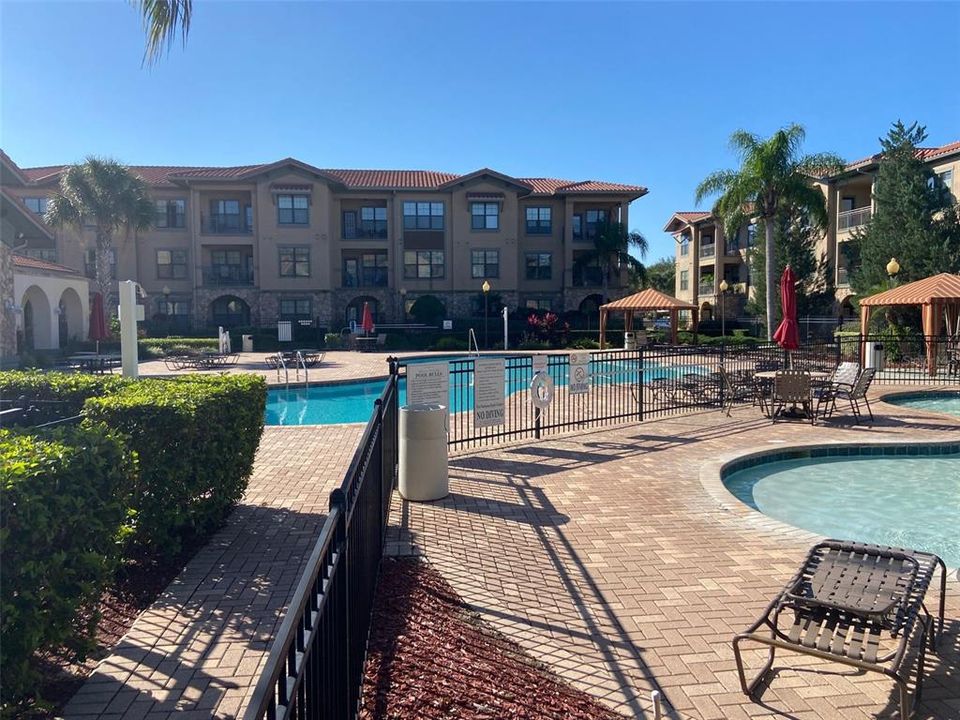 For Sale: $179,000 (3 beds, 3 baths, 1217 Square Feet)