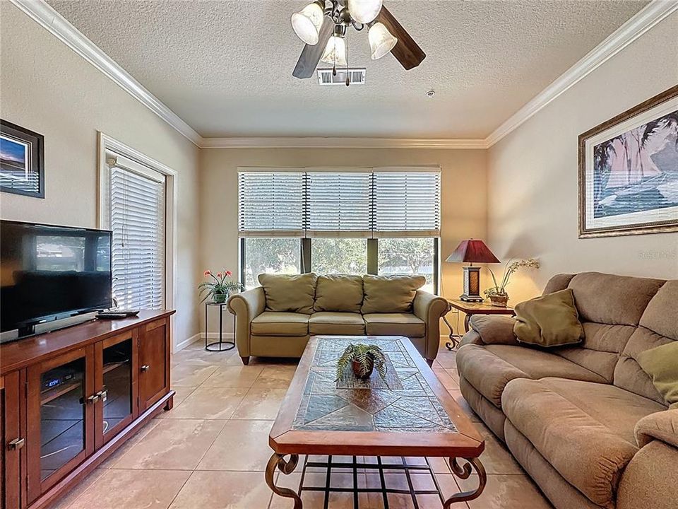 For Sale: $179,000 (3 beds, 3 baths, 1217 Square Feet)