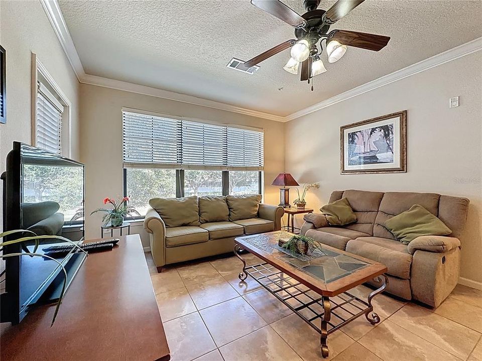 For Sale: $179,000 (3 beds, 3 baths, 1217 Square Feet)