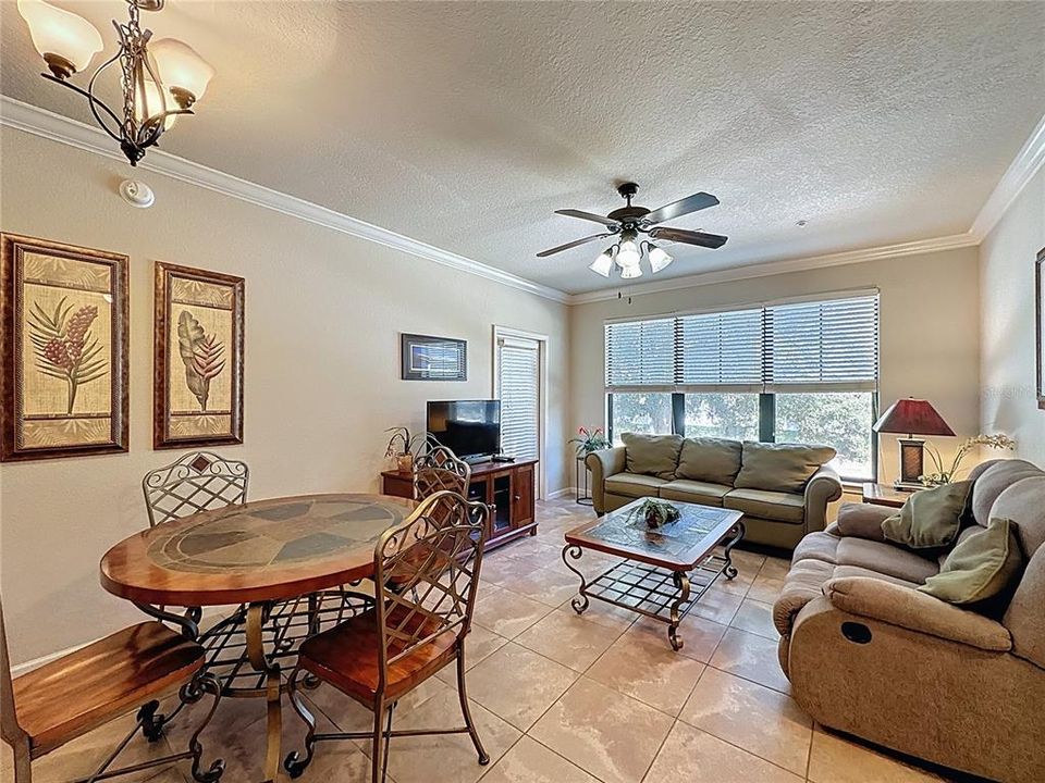 For Sale: $179,000 (3 beds, 3 baths, 1217 Square Feet)