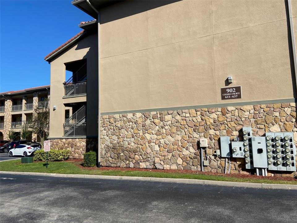 For Sale: $179,000 (3 beds, 3 baths, 1217 Square Feet)