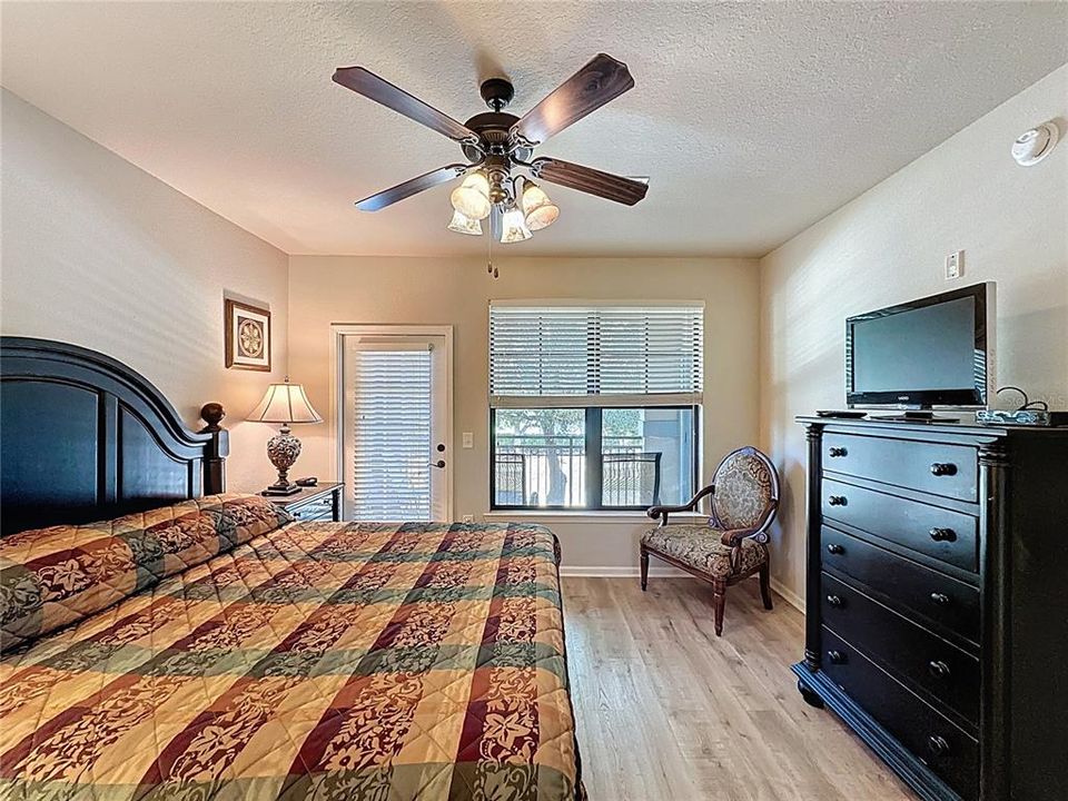 For Sale: $179,000 (3 beds, 3 baths, 1217 Square Feet)