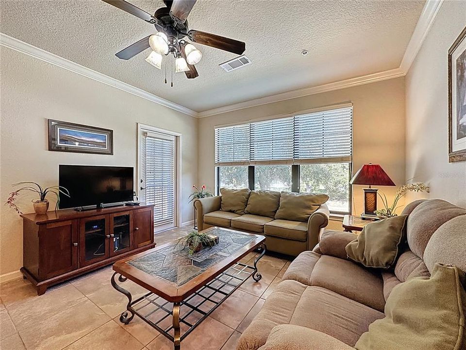 For Sale: $179,000 (3 beds, 3 baths, 1217 Square Feet)