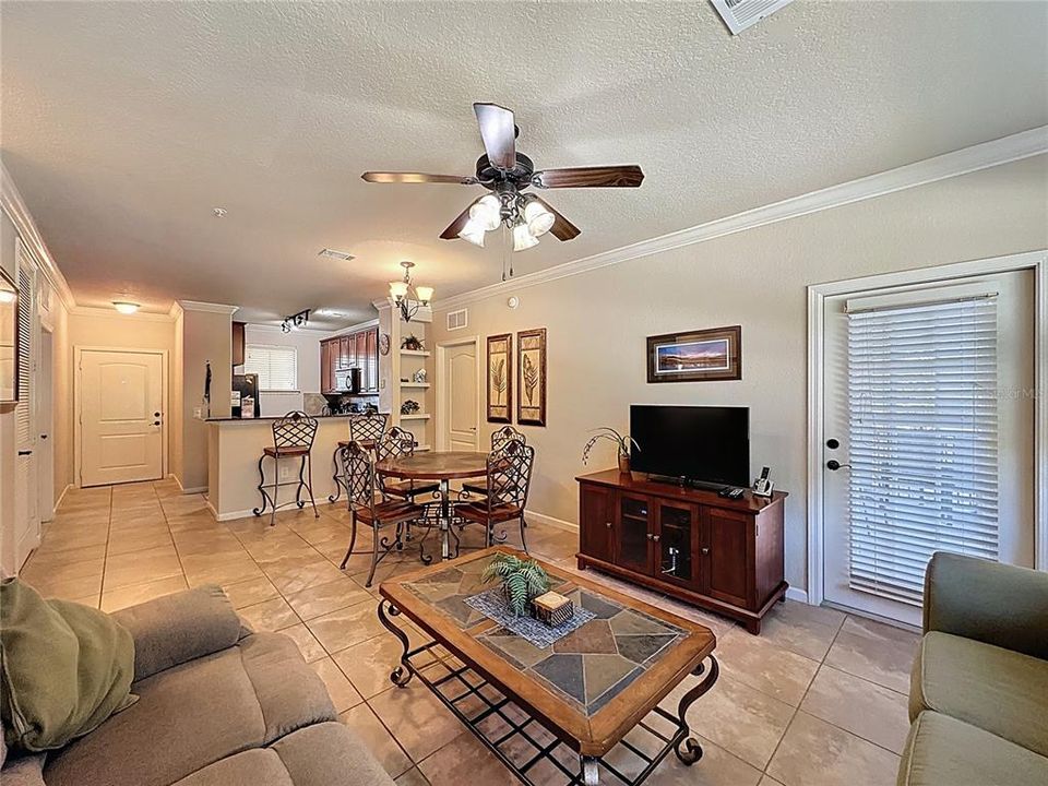 For Sale: $179,000 (3 beds, 3 baths, 1217 Square Feet)