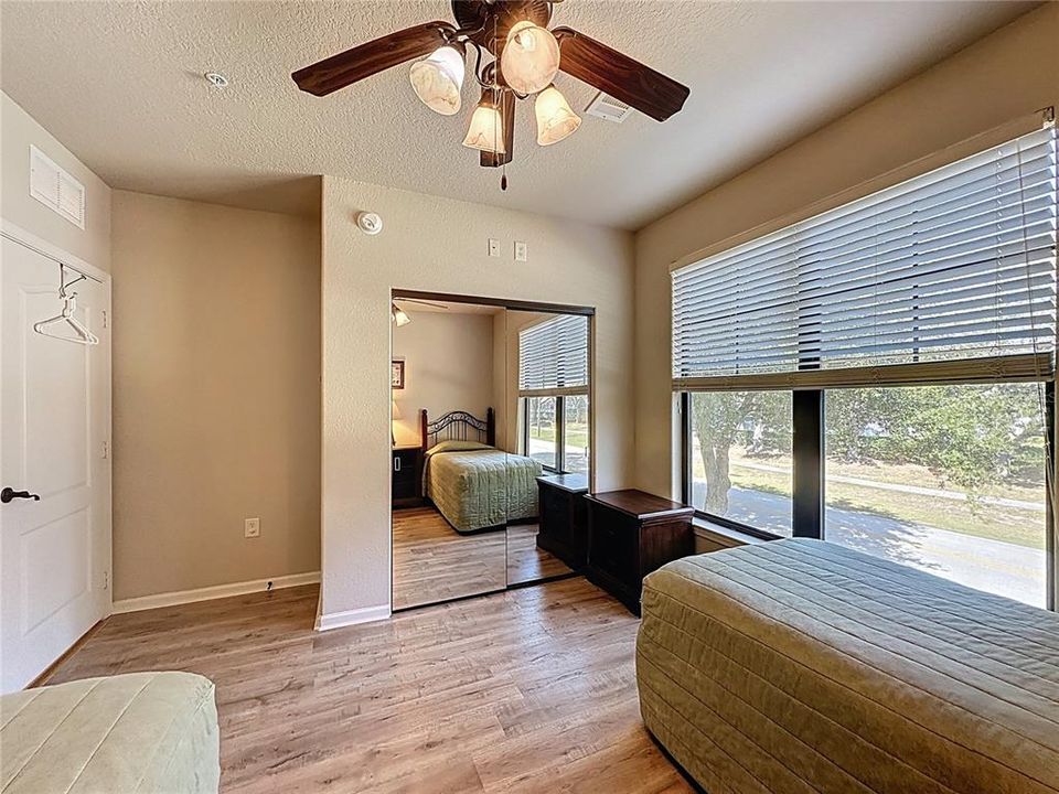 For Sale: $179,000 (3 beds, 3 baths, 1217 Square Feet)