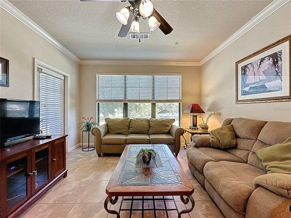 For Sale: $179,000 (3 beds, 3 baths, 1217 Square Feet)