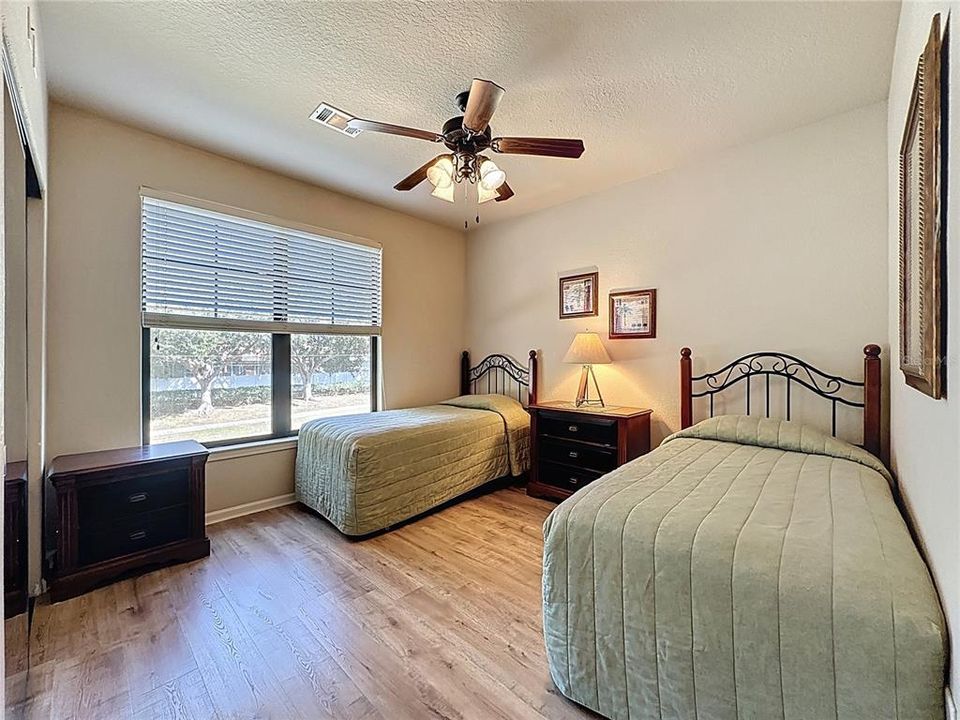 For Sale: $179,000 (3 beds, 3 baths, 1217 Square Feet)